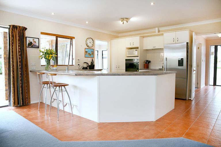 Photo of property in 25 Crannog Fen, Wattle Downs, Auckland, 2103