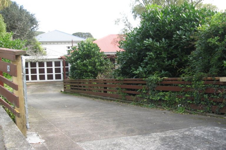 Photo of property in 52 Duthie Street, Karori, Wellington, 6012