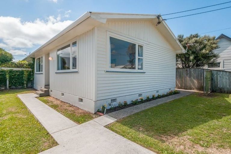 Photo of property in 22 Tama Street, Alicetown, Lower Hutt, 5010