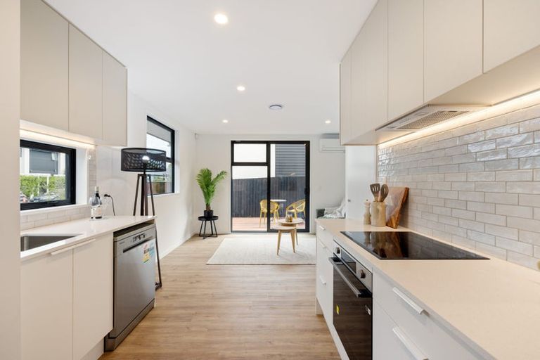 Photo of property in 2/276 Barbadoes Street, Christchurch Central, Christchurch, 8011