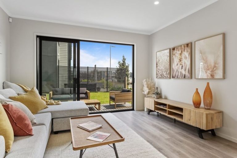 Photo of property in 22 Peihana Road, Hobsonville, Auckland, 0616