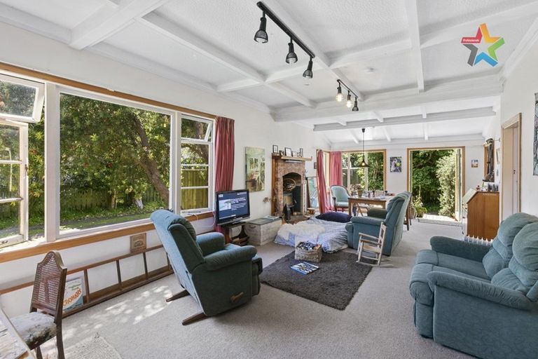 Photo of property in 22 Miro Street, Eastbourne, Lower Hutt, 5013