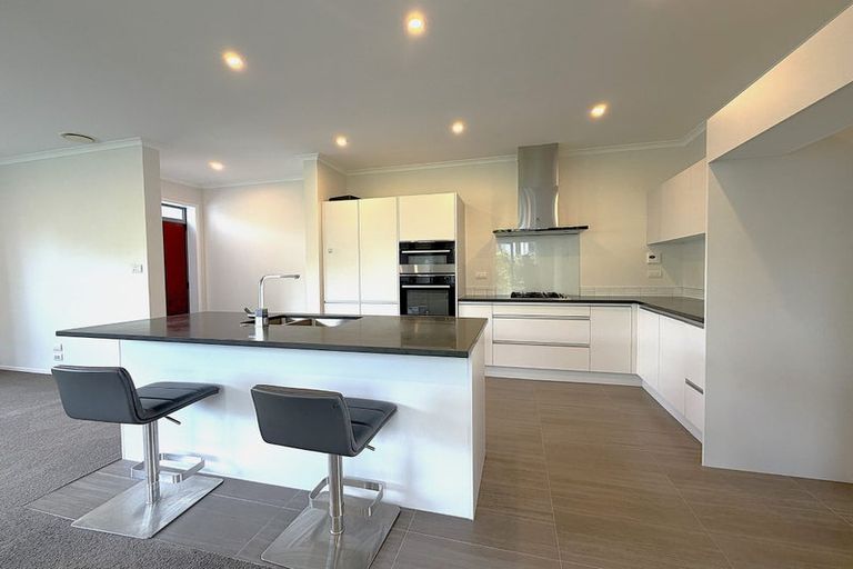 Photo of property in 63 Te Oneroa Way, Long Bay, Auckland, 0630