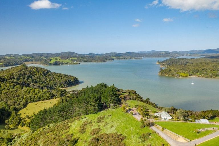 Photo of property in 114a Ranui Road, Karetu, 0283