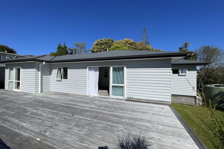 Photo of property in 121 Brian Crescent, Stanmore Bay, Whangaparaoa, 0932