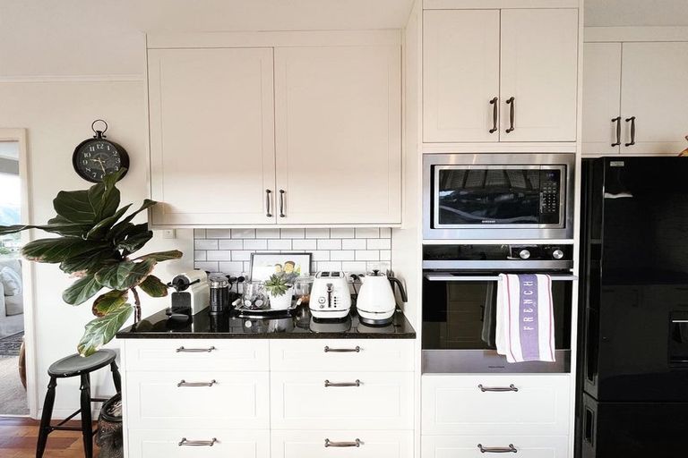 Photo of property in 26 Maple Grove, Maungaraki, Lower Hutt, 5010