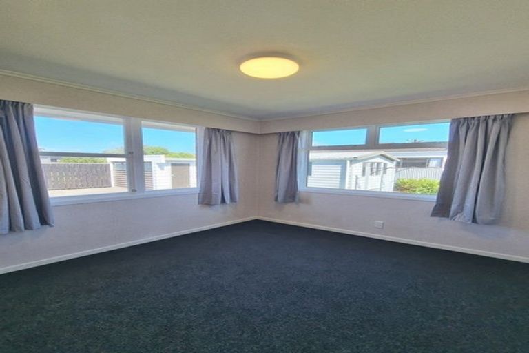 Photo of property in 22 Tukapa Street, Westown, New Plymouth, 4310