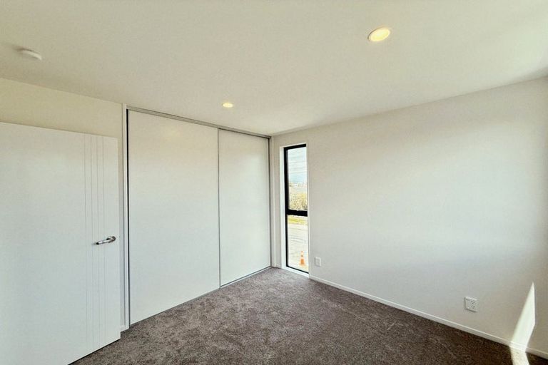 Photo of property in 4a Roberts Road, Matakatia, Whangaparaoa, 0930