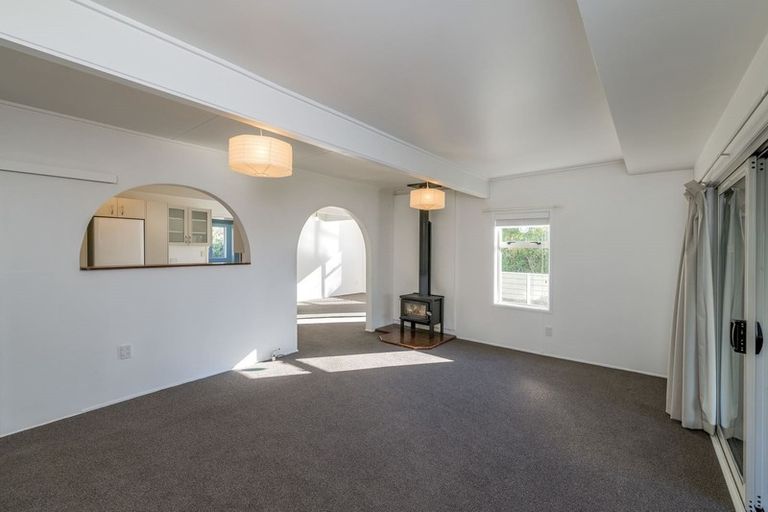 Photo of property in 329 Te Horo Beach Road, Te Horo Beach, Otaki, 5581