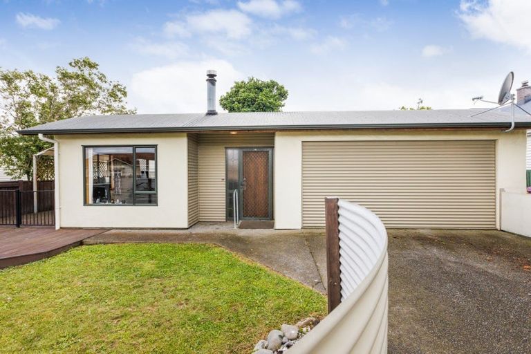 Photo of property in 2a Wellington Street, Feilding, 4702