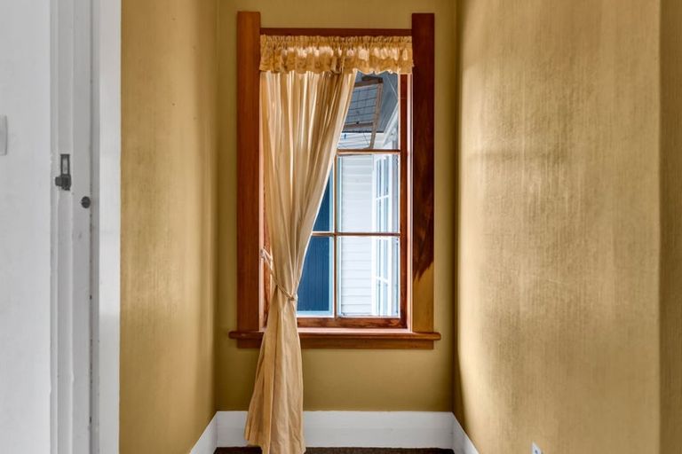 Photo of property in 10 Cameron Street, Hawera, 4610