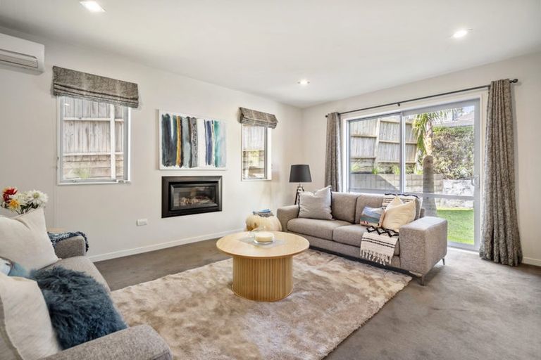 Photo of property in 13 Pin Oak Drive, Schnapper Rock, Auckland, 0632