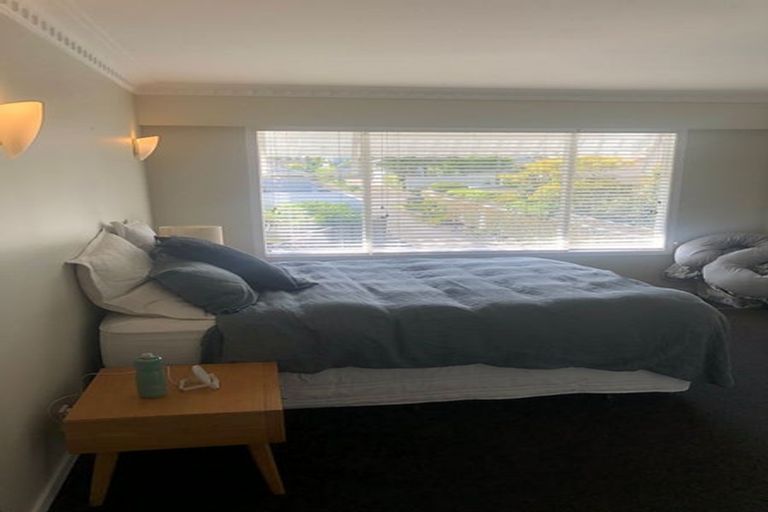 Photo of property in 1/1 Sylvan Park Avenue, Milford, Auckland, 0620