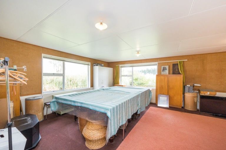Photo of property in 660b Roberts Line, Kelvin Grove, Palmerston North, 4470