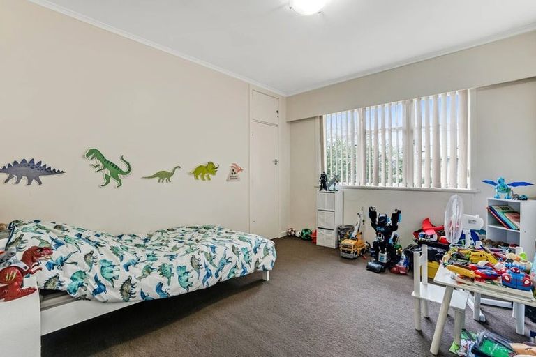 Photo of property in 43 Orams Road, Hillpark, Auckland, 2102