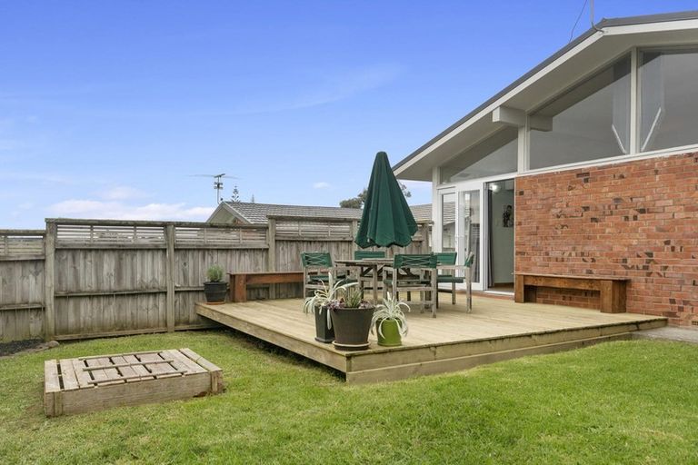 Photo of property in 13 Cutler Street, New Lynn, Auckland, 0600