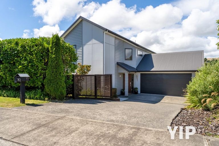 Photo of property in 59 Te Puia Drive, Aotea, Porirua, 5024
