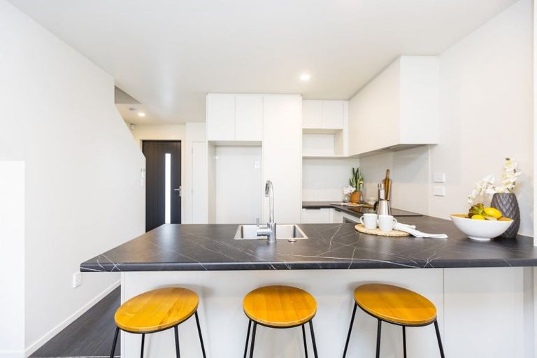 Photo of property in 1115a High Street, Taita, Lower Hutt, 5011