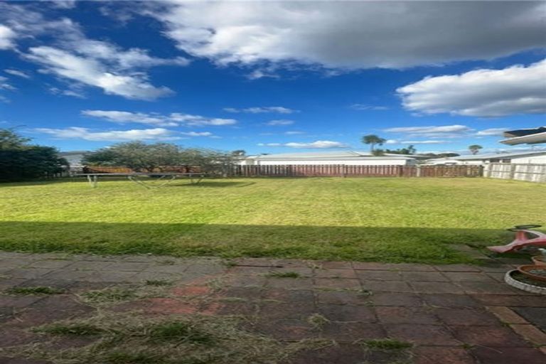 Photo of property in 24 Gossamer Drive, Pakuranga Heights, Auckland, 2010