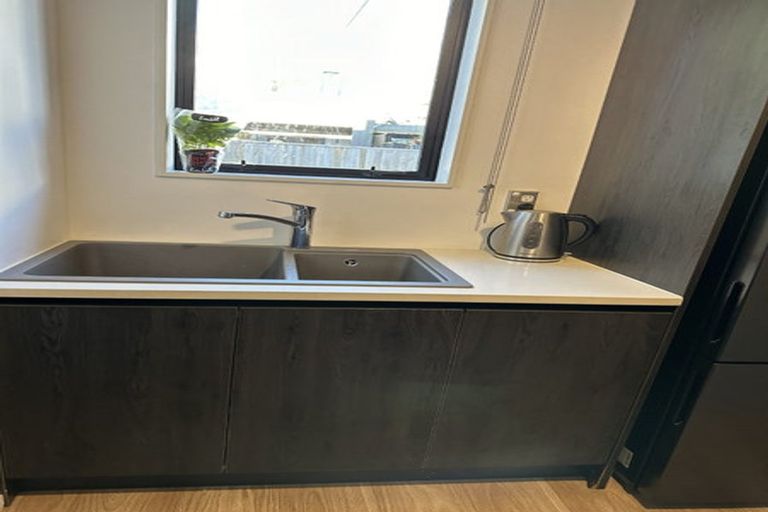 Photo of property in 19 Waru Lane, Te Atatu Peninsula, Auckland, 0610