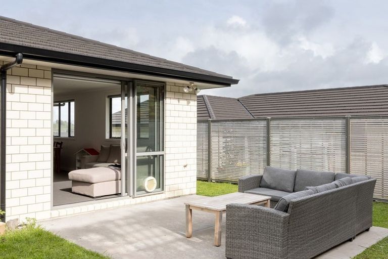 Photo of property in Waterview Estate, 5/4 Greystone Place, Omokoroa, 3114