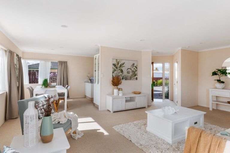 Photo of property in 22 Azalea Dell, Mount Maunganui, 3116