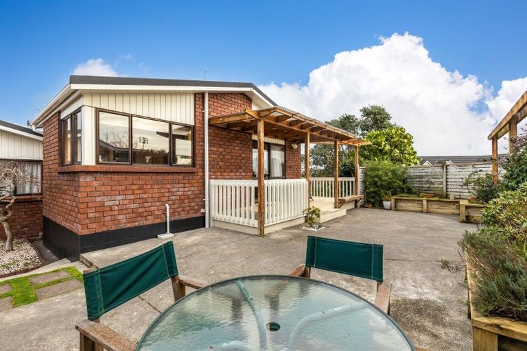 Photo of property in 10 Ruskin Place, Westown, New Plymouth, 4310
