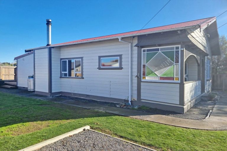 Photo of property in 46 Cologne Street, Martinborough, 5711