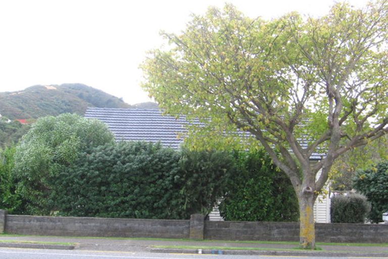 Photo of property in 28 Naenae Road, Naenae, Lower Hutt, 5011