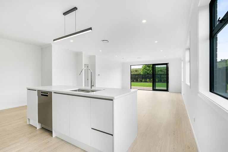 Photo of property in 35 Overton Street, Rototuna North, 3210