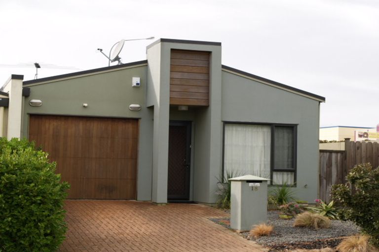Photo of property in 18 Nagle Place, Golflands, Auckland, 2013
