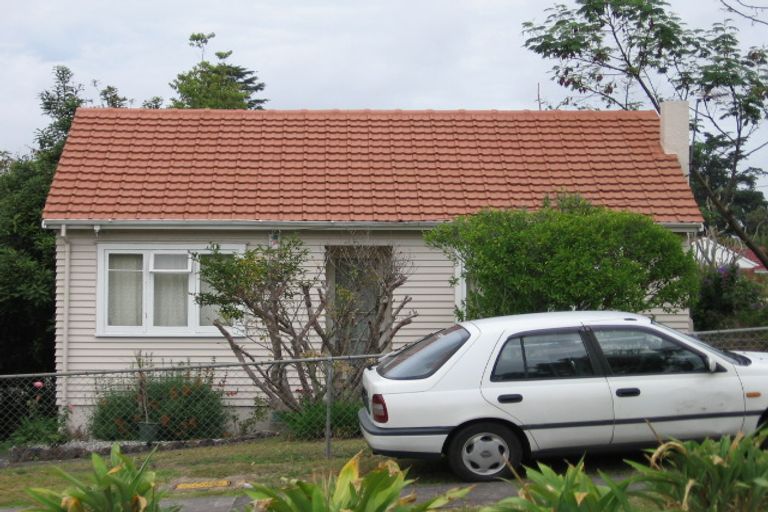 Photo of property in 8 Rimu Street, New Lynn, Auckland, 0600