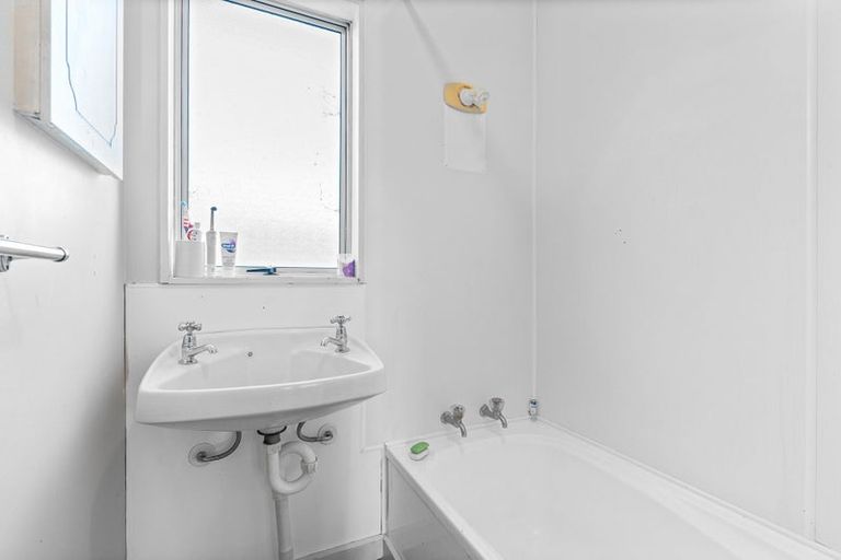 Photo of property in 8b Kupe Drive, Carterton, 5713