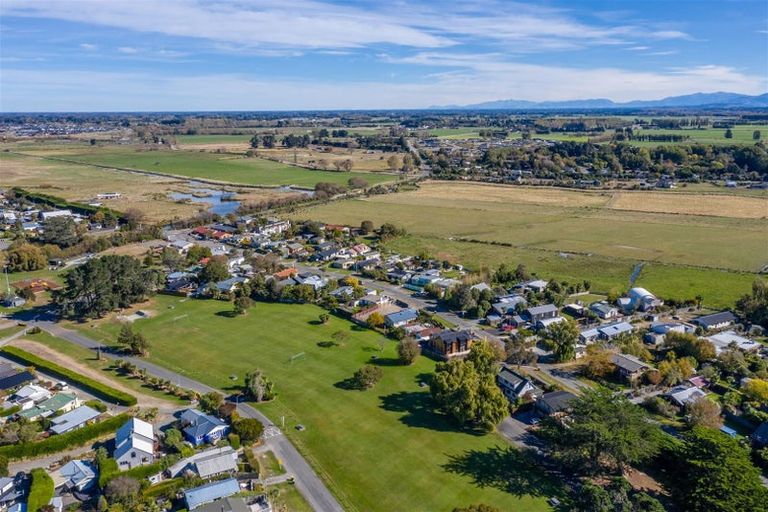 Photo of property in 88 Queens Avenue, Waikuku Beach, 7402