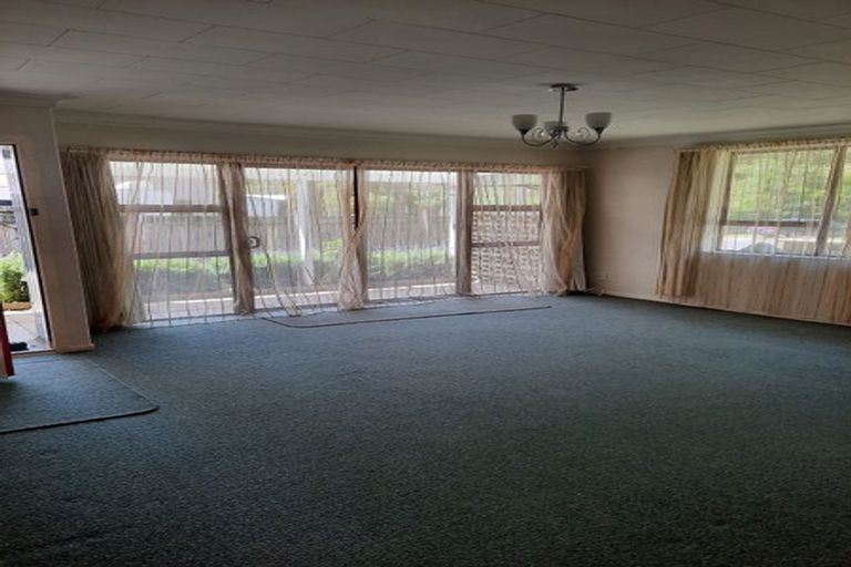 Photo of property in 1/110 Pinehaven Road, Pinehaven, Upper Hutt, 5019