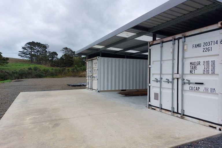 Photo of property in 147 Whaka Road, Maungaturoto, 0520