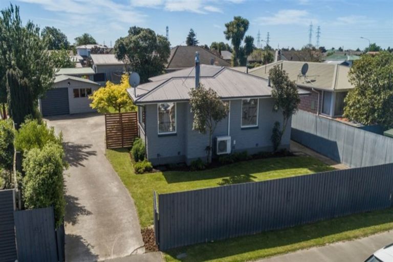 Photo of property in 4 Roswell Place, Islington, Christchurch, 8042