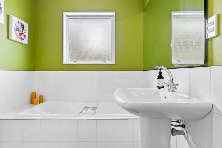 Photo of property in 9 Lady Polson Lane, Cashmere, Christchurch, 8022