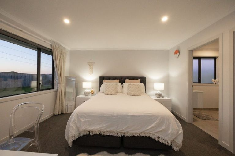 Photo of property in 195 Pacific Drive, Fitzherbert, Palmerston North, 4410