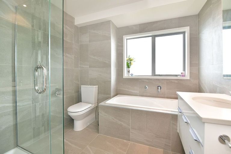 Photo of property in 114 Ormonde Drive, Silverdale, 0932