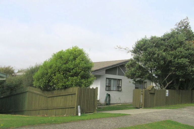 Photo of property in 30 Beaumaris Crescent, Ascot Park, Porirua, 5024