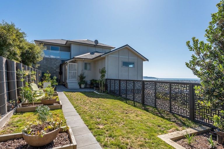 Photo of property in 79 Panorama Drive, Paraparaumu, 5032