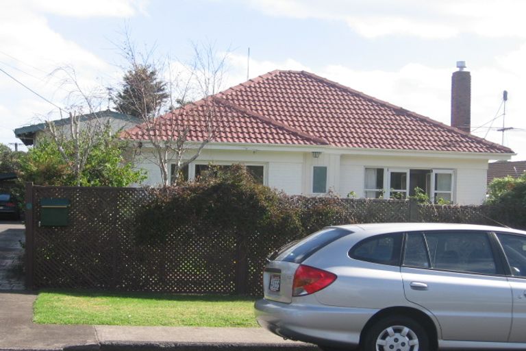 Photo of property in 2/6 Brook Street, Milford, Auckland, 0620