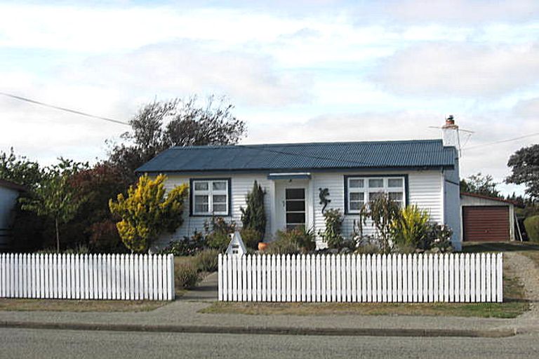 Photo of property in 13 Studholme Street, Waimate, 7924