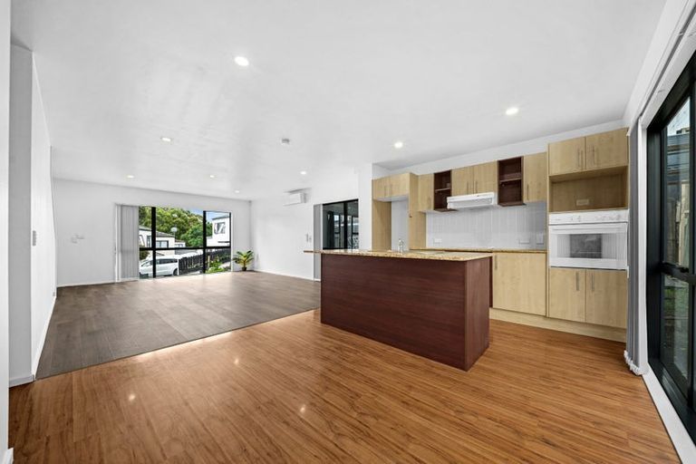Photo of property in 19 Rakich Place, Henderson, Auckland, 0612