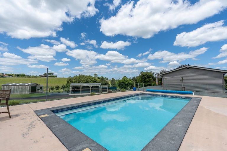 Photo of property in 220 Howden Road, Temple View, Hamilton, 3289