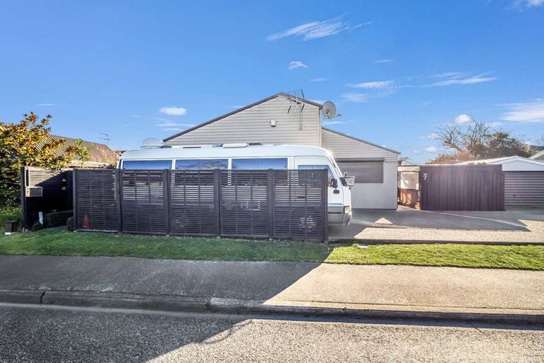 Photo of property in 7 Glenharrow Avenue, Avonhead, Christchurch, 8042