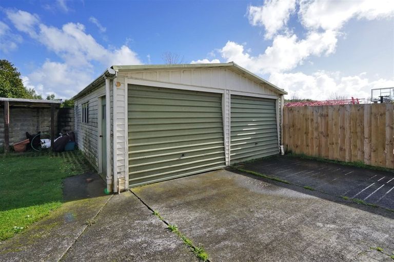 Photo of property in 79 Oakfield Crescent, Pukete, Hamilton, 3200