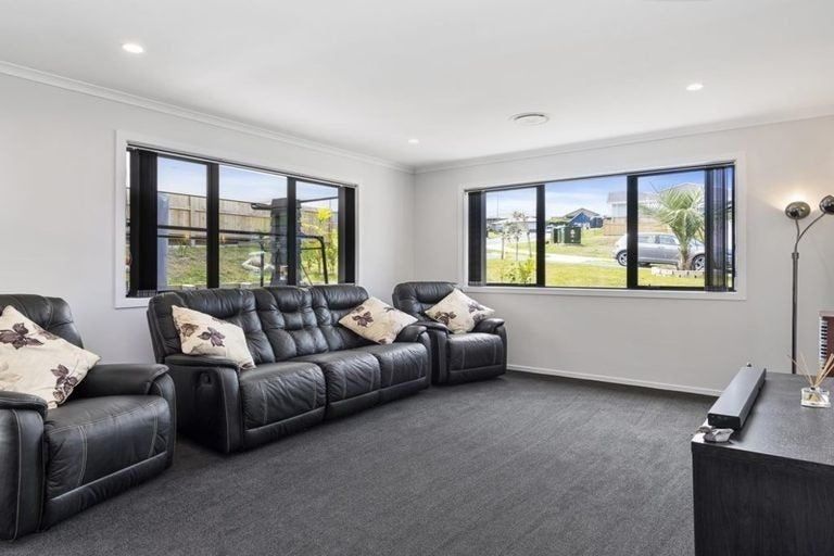 Photo of property in 3 Moira Close, Welcome Bay, Tauranga, 3175