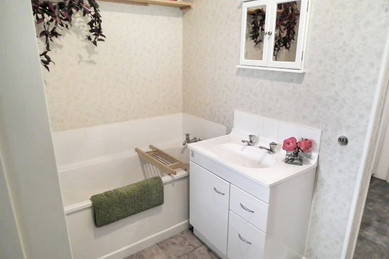 Photo of property in 37 Bluff Hill Road, Waianakarua, Oamaru, 9495